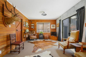Timber Retreat - CBD location